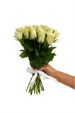 Букет из 25 белых роз (Кения) 40 см с лентой 2575